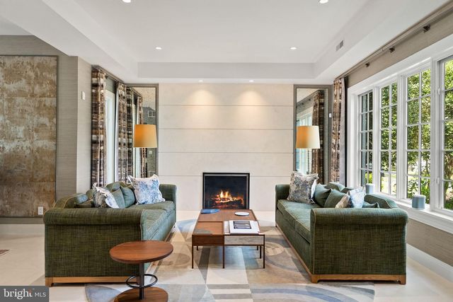 6936 CARMICHAEL AVE, Bethesda, MD 20817