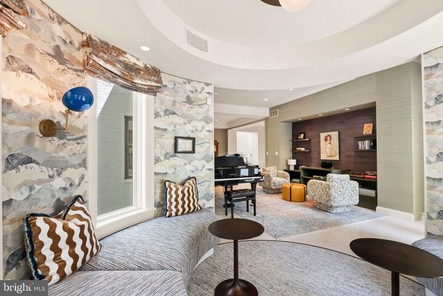 6936 CARMICHAEL AVE, Bethesda, MD 20817