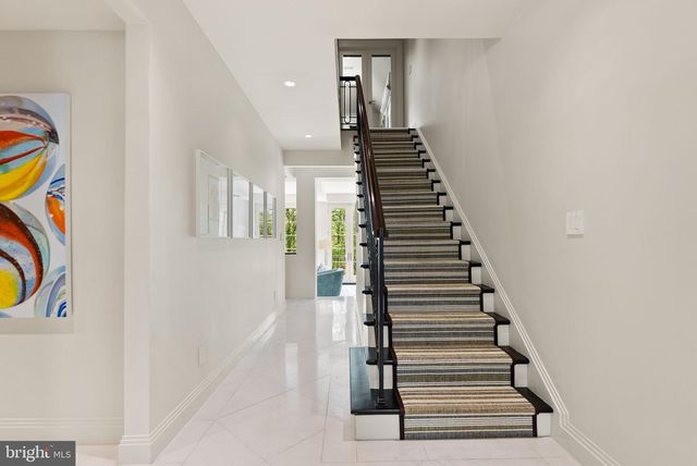6936 CARMICHAEL AVE, Bethesda, MD 20817