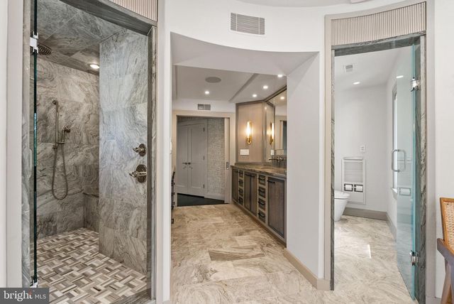 6936 CARMICHAEL AVE, Bethesda, MD 20817