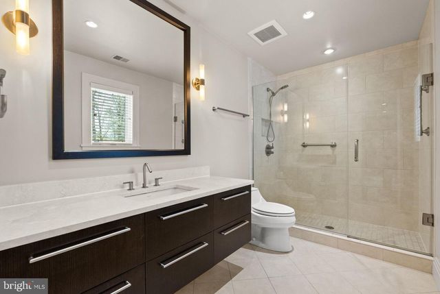 6936 CARMICHAEL AVE, Bethesda, MD 20817
