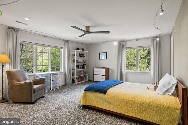 6936 CARMICHAEL AVE, Bethesda, MD 20817