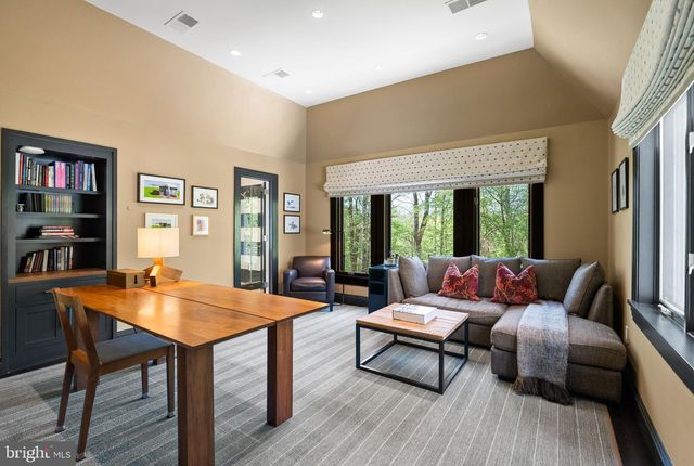 6936 CARMICHAEL AVE, Bethesda, MD 20817
