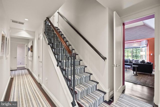 6936 CARMICHAEL AVE, Bethesda, MD 20817