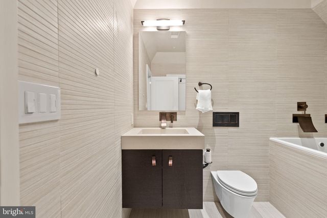 6936 CARMICHAEL AVE, Bethesda, MD 20817
