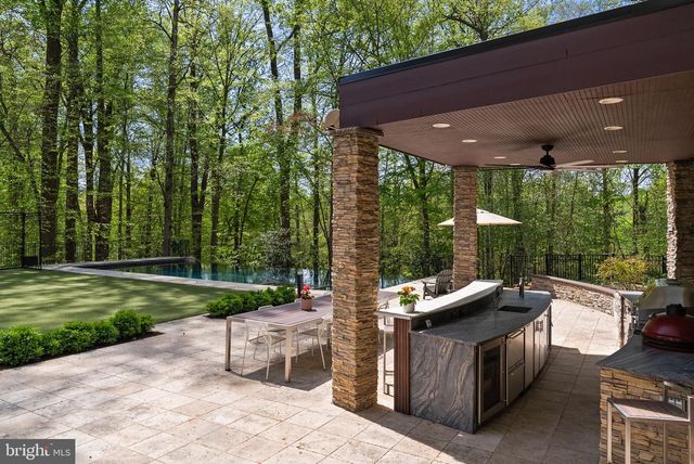 6936 CARMICHAEL AVE, Bethesda, MD 20817