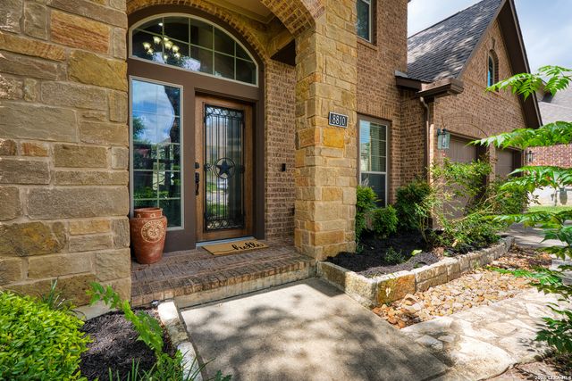 8810 WOODLAND BND, San Antonio, TX 78255