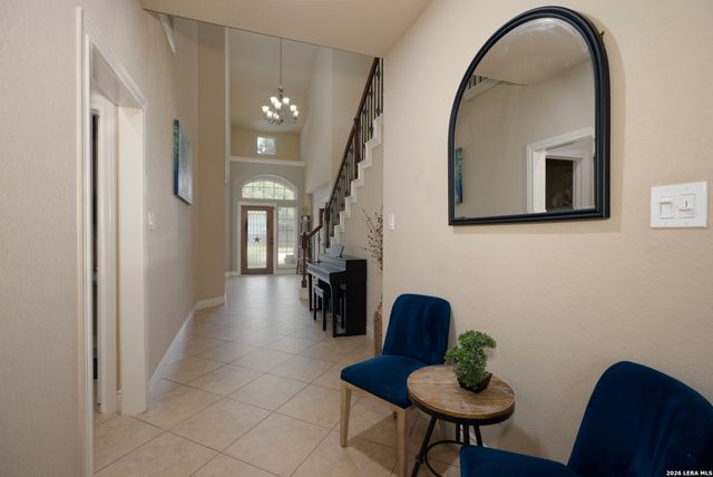 8810 WOODLAND BND, San Antonio, TX 78255