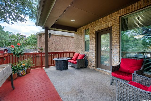8810 WOODLAND BND, San Antonio, TX 78255