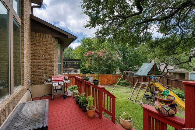8810 WOODLAND BND, San Antonio, TX 78255
