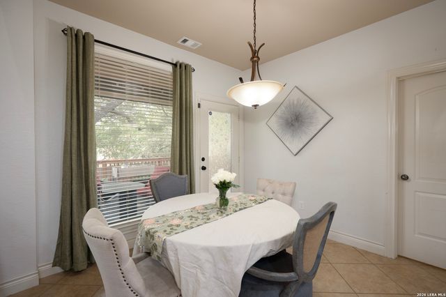 8810 WOODLAND BND, San Antonio, TX 78255