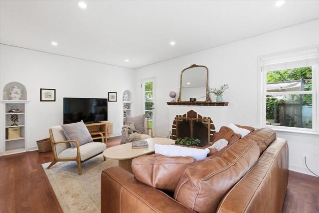 1055 Newhall Street, San Jose, CA 95126