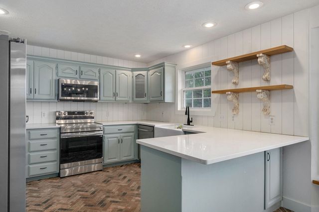 830 E Rachael Drive, Republic, MO 65738