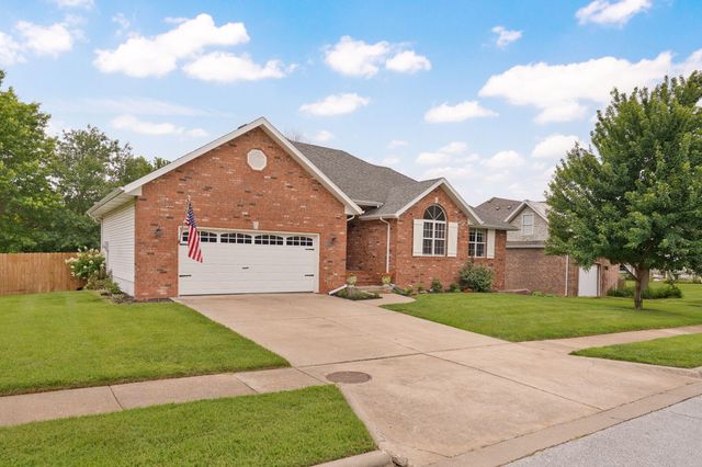 830 E Rachael Drive, Republic, MO 65738