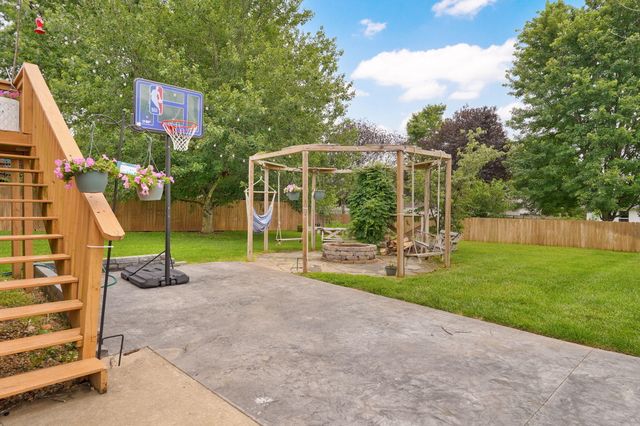 830 E Rachael Drive, Republic, MO 65738