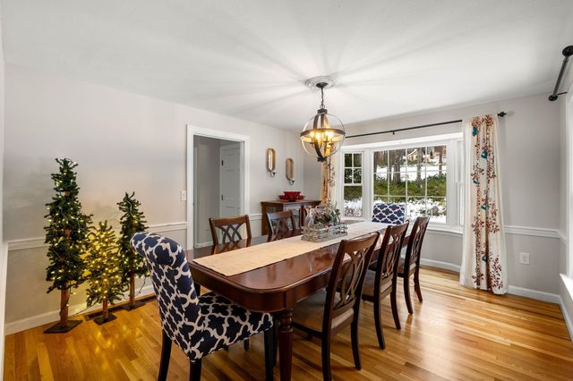 17 Oriole Drive, Bedford, NH 03110