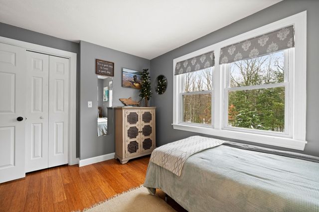 17 Oriole Drive, Bedford, NH 03110