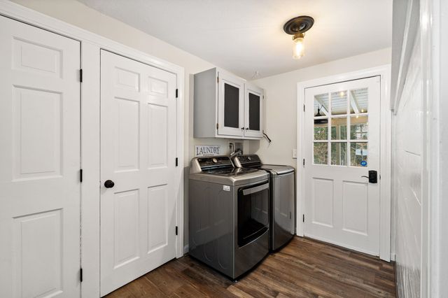 17 Oriole Drive, Bedford, NH 03110