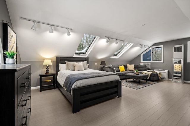 17 Oriole Drive, Bedford, NH 03110