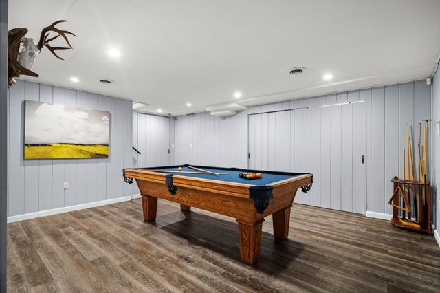 17 Oriole Drive, Bedford, NH 03110