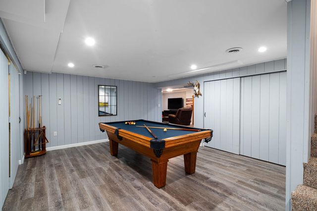 17 Oriole Drive, Bedford, NH 03110