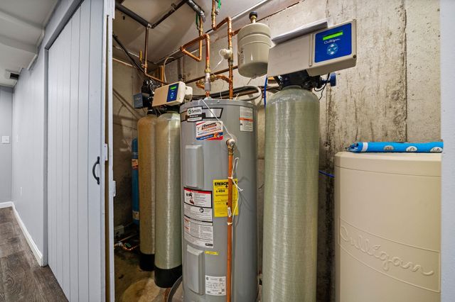 17 Oriole Drive, Bedford, NH 03110