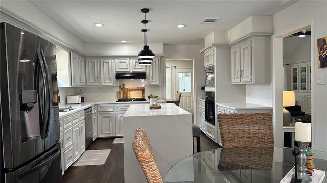 15731 Lakedale Drive, Houston, TX 77095