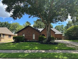 15731 Lakedale Drive, Houston, TX 77095