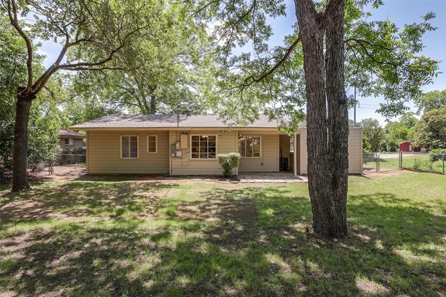 5312 Cahill Oval Street, River Oaks, TX 76114