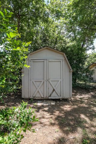 5312 Cahill Oval Street, River Oaks, TX 76114