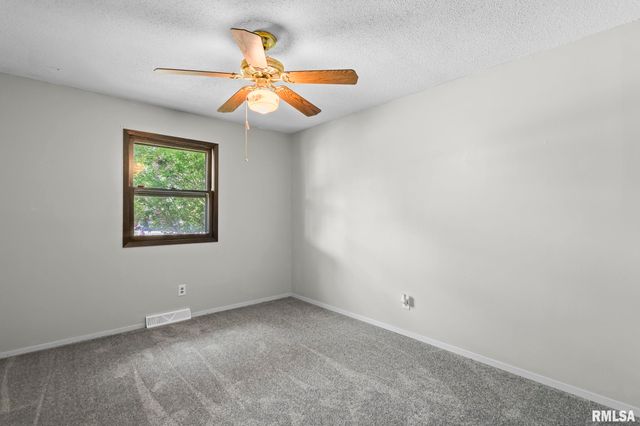 109 BASSWOOD Road, Springfield, IL 62712