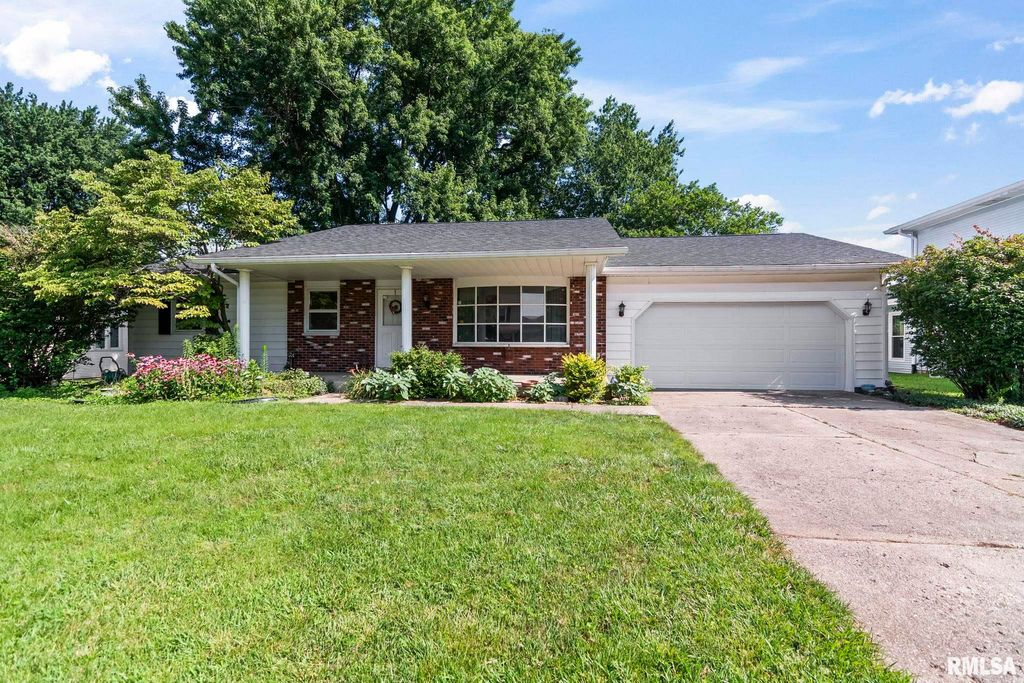 109 BASSWOOD Road, Springfield, IL 62712