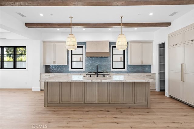 1525 10th, Manhattan Beach, CA 90266