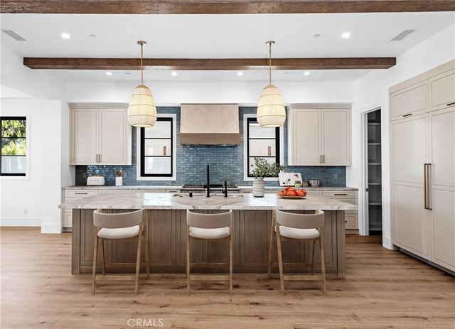 1525 10th, Manhattan Beach, CA 90266