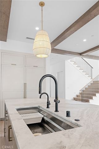 1525 10th, Manhattan Beach, CA 90266