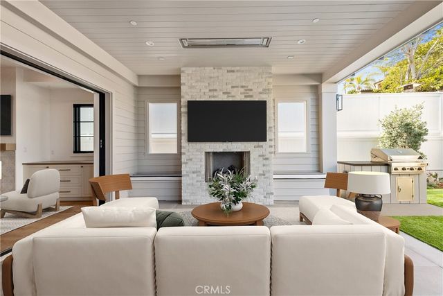 1525 10th, Manhattan Beach, CA 90266