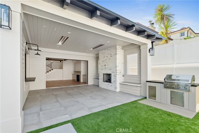 1525 10th, Manhattan Beach, CA 90266
