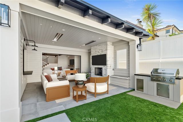 1525 10th, Manhattan Beach, CA 90266