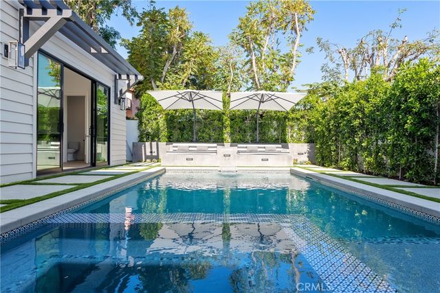 1525 10th, Manhattan Beach, CA 90266