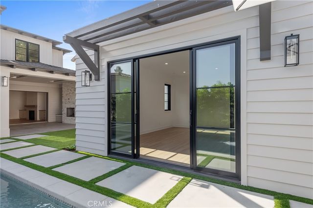 1525 10th, Manhattan Beach, CA 90266