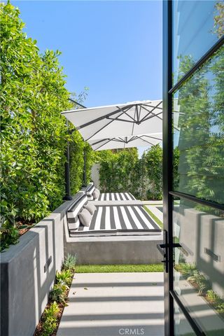 1525 10th, Manhattan Beach, CA 90266