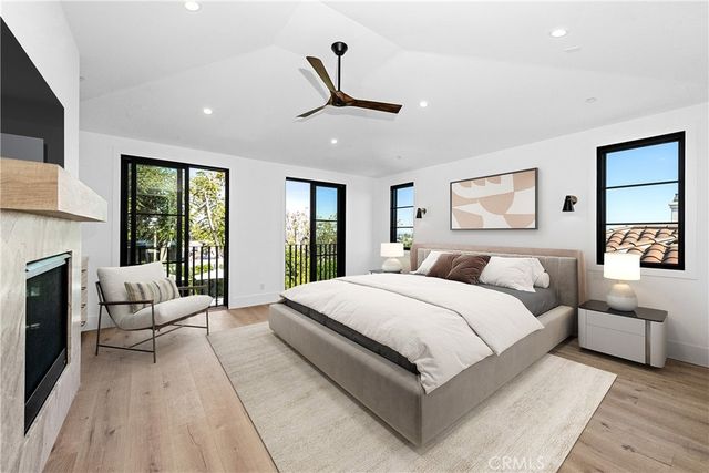 1525 10th, Manhattan Beach, CA 90266