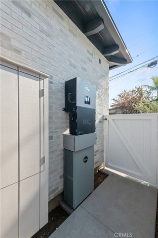 1525 10th, Manhattan Beach, CA 90266