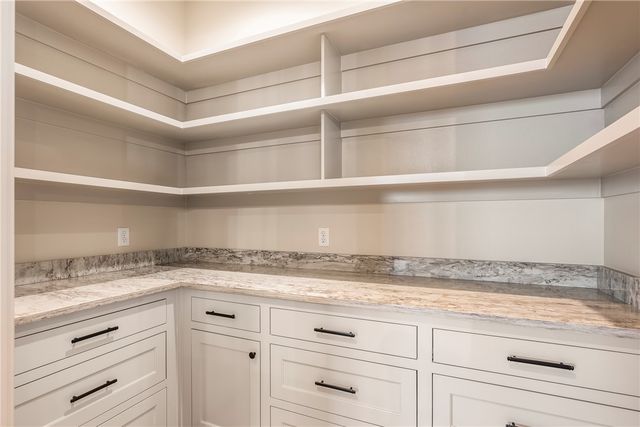 1033 NW A Street, Bentonville, AR 72712