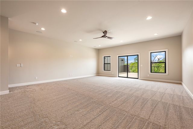 1033 NW A Street, Bentonville, AR 72712