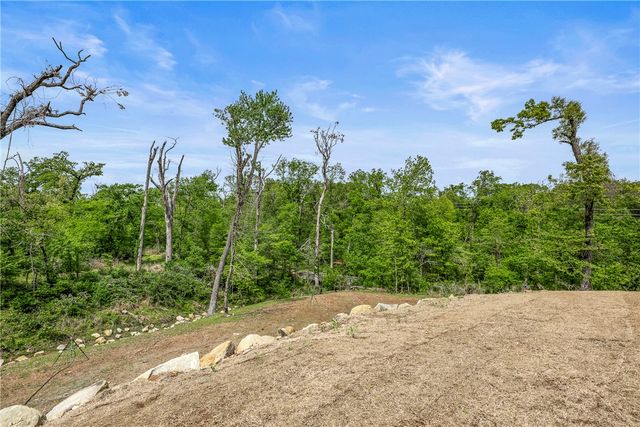1033 NW A Street, Bentonville, AR 72712