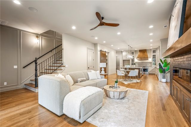 1033 NW A Street, Bentonville, AR 72712