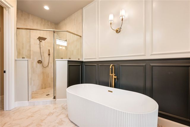 1033 NW A Street, Bentonville, AR 72712