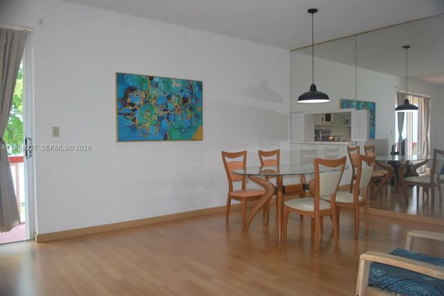 18707 NE 14th Ave 733, Miami, FL 33179