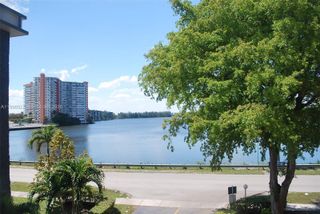 18707 NE 14th Ave 733, Miami, FL 33179